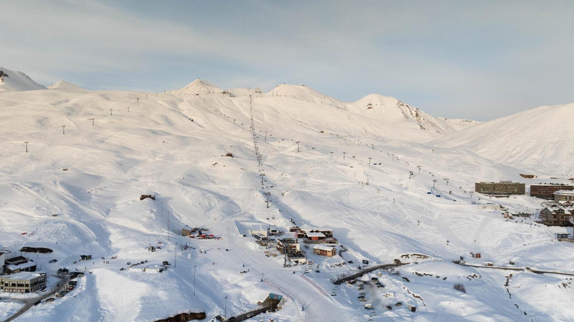 Gudauri Inn Eksteriør billede The ski resort of Val Thorens